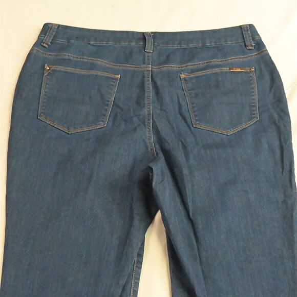 The So Collection Chico's 2 / 12 Short Straight Dark Stretch Denim Womens Jeans - Picture 8 of 9